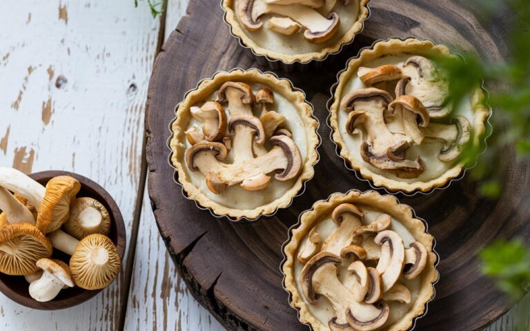 Ricetta di tartellette ai funghi e parmigiano